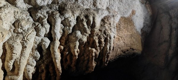 Paleolitoko grabatuak aurkitu dituzte Santakutze haitzuloan, Debabarrenan Paleolitoko grabatuak aurkitu dituzte Santakutze haitzuloan, Debabarrenan